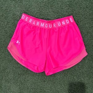 Under Armour, Bright Pink, Size Medium, Loose fit training shorts